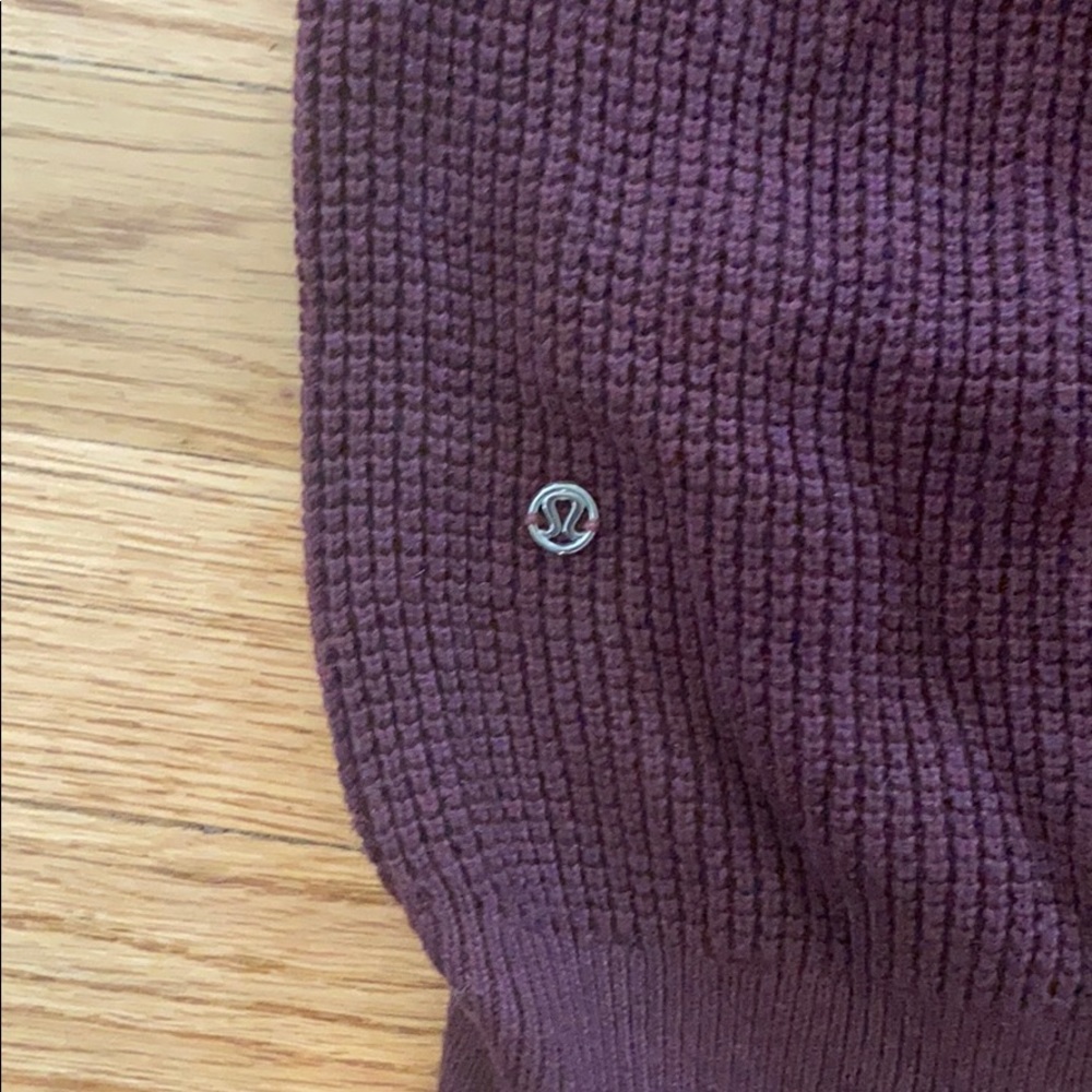 Lululemon The Sweater Life Bordeaux 4 GUC - Picture 5 of 7